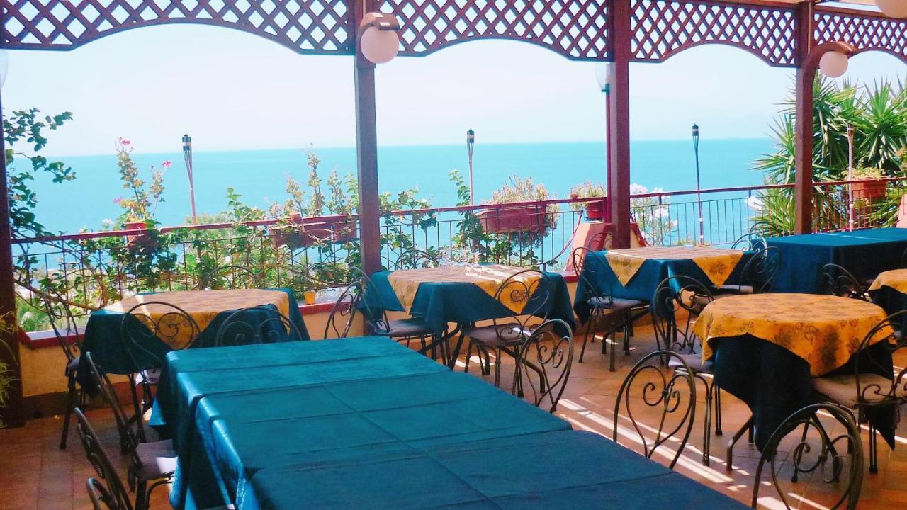 Paradiso Hotel Ristorante Riaci Capo Eksteriør billede