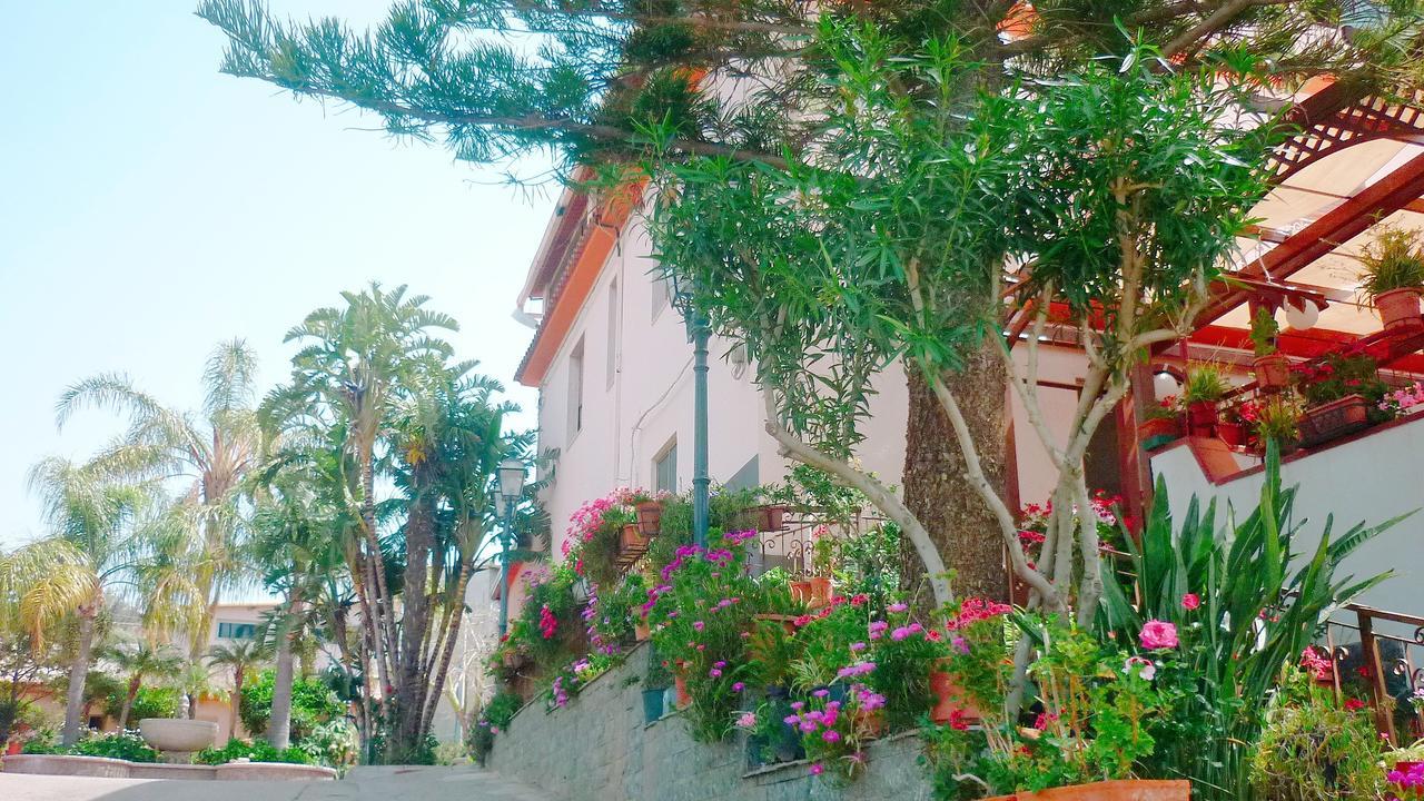 Paradiso Hotel Ristorante Riaci Capo Eksteriør billede